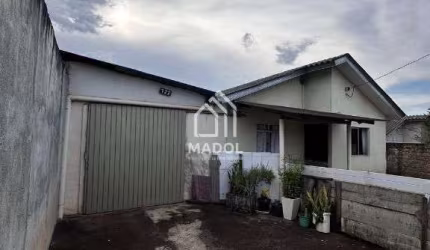 Casa à Venda em Amalia, Ponta Grossa - PR