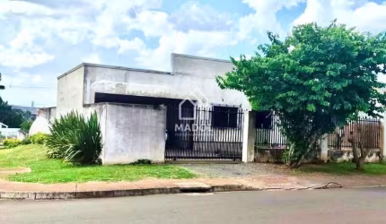 Casa à Venda em Amalia, Ponta Grossa - PR