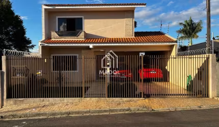 Sobrado com 3 quartos, 170 m², à venda por R$ 680.000 - Nova Rússia