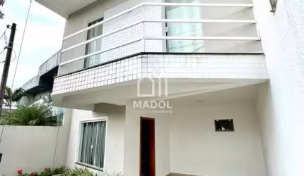 Sobrado com 97m² localizado no Jardim Carvalho para venda e locação.