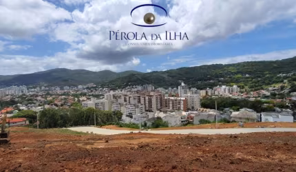 Terreno à venda no Córrego Grande