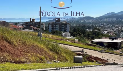 Terreno à venda no Córrego Grande