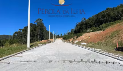 Terreno à venda na Servidão Dorval Manoel Bento, 272, Córrego Grande, Florianópolis por R$ 879.000