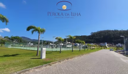 TERRENO PLANO EM CONDOMINIO FECHADO