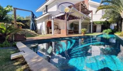 Venha se encantar com essa casa de alto padrão super contemporânea com uma vista deslumbrante da orla!
