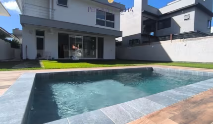 Casa NOVA em condomínio fechado
