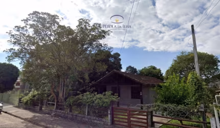 Oportunidade única em Canasvieiras! Terreno com 614,70 m², medidas ideais para construir o empreendimento dos seus sonhos.