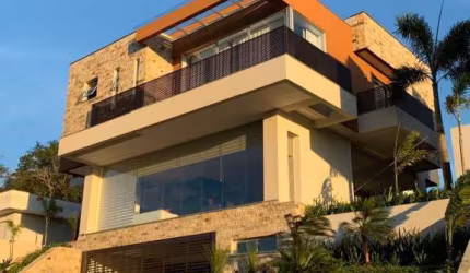 Casa em condomínio fechado com 5 quartos à venda no Cacupé