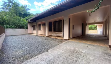 Casa com 3 quartos para alugar no Salto Weissbach, Blumenau , 152 m2 por R$ 2.900