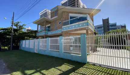 Casa com 3 quartos para alugar no Itacolomi, Balneário Piçarras , 209 m2 por R$ 10.500
