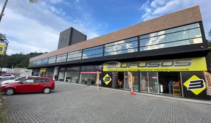 Ponto comercial com 1 sala para alugar no Do Salto, Blumenau , 53 m2 por R$ 2.200