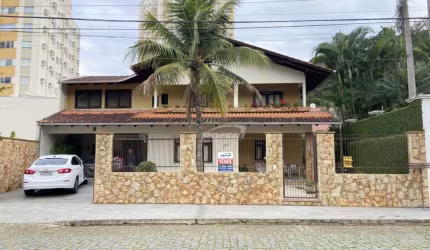 Casa com 4 quartos à venda na Vila Nova, Blumenau , 319 m2 por R$ 1.499.000