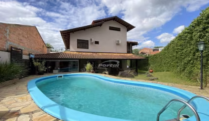 Casa com 3 quartos à venda no Badenfurt, Blumenau , 261 m2 por R$ 795.000
