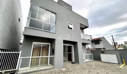 Apartamento com 2 quartos para alugar no Itacolomi, Balneário Piçarras , 68 m2 por R$ 1.800