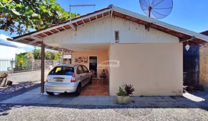 Casa com 3 quartos à venda no Centro, Balneário Piçarras , 56 m2 por R$ 495.000