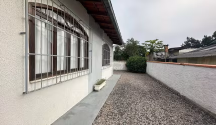Casa com 3 quartos à venda no Gasparinho, Gaspar , 157 m2 por R$ 480.000