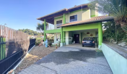 Casa com 3 quartos à venda na Escola Agrícola, Blumenau , 199 m2 por R$ 880.000