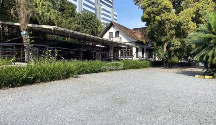 Casa comercial com 7 salas para alugar no Centro, Blumenau , 300 m2 por R$ 17.000
