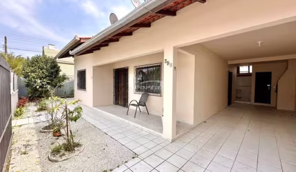 Casa com 3 quartos para alugar no Centro, Balneário Piçarras , 114 m2 por R$ 3.900
