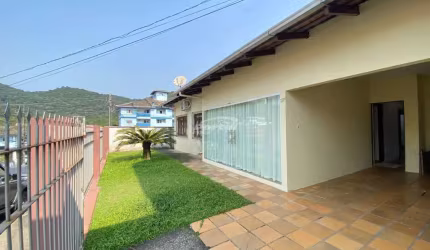 Casa com 3 quartos à venda no Velha Central, Blumenau , 105 m2 por R$ 680.000