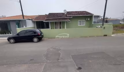 Casa com 3 quartos à venda no Santo Antônio, Balneário Piçarras , 140 m2 por R$ 700.000
