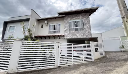 Casa com 3 quartos à venda no Velha Central, Blumenau , 111 m2 por R$ 750.000