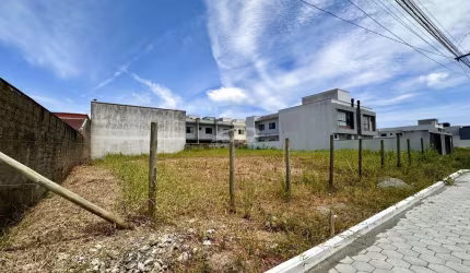 Terreno comercial à venda no Centro, Balneário Piçarras  por R$ 1.050.000