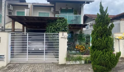 Casa com 3 quartos à venda no Velha, Blumenau , 118 m2 por R$ 850.000