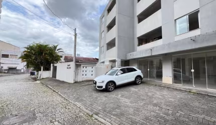 Apartamento com 2 quartos para alugar no Centro, Blumenau , 78 m2 por R$ 2.700