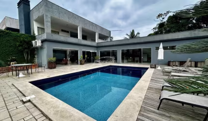 Casa em condomínio fechado com 4 quartos para alugar no Centro, Balneário Piçarras , 378 m2 por R$ 17.700