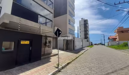 Apartamento com 2 quartos para alugar no Itacolomi, Balneário Piçarras , 102 m2 por R$ 3.400