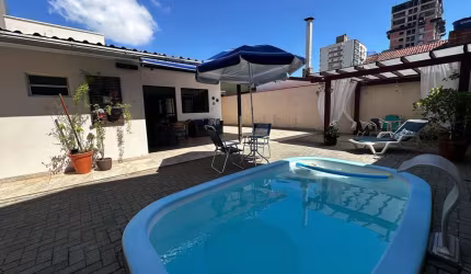 Casa com 3 quartos à venda no Armação, Penha , 120 m2 por R$ 1.500.000
