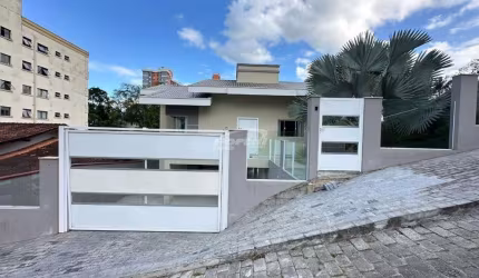 Casa com 3 quartos à venda na Escola Agrícola, Blumenau , 297 m2 por R$ 1.299.000
