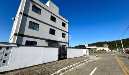 Apartamento com 2 quartos para alugar na Nossa Senhora da Paz, Balneário Piçarras , 55 m2 por R$ 2.100