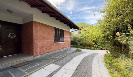 Casa com 3 quartos à venda no Ponta Aguda, Blumenau  por R$ 1.800.000