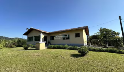 Chácara / sítio com 3 quartos para alugar no Itajubá, Barra Velha , 17595 m2 por R$ 3.850