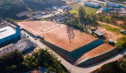Terreno comercial à venda no Gaspar Mirim, Gaspar  por R$ 2.760.000