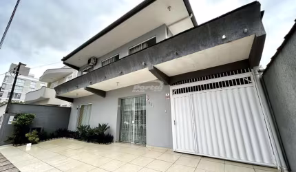 Casa comercial com 2 salas para alugar no Itacolomi, Balneário Piçarras , 310 m2 por R$ 7.000
