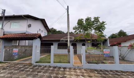 Casa com 3 quartos para alugar no Velha, Blumenau , 150 m2 por R$ 2.800