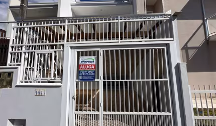 Casa com 2 quartos para alugar no Itacolomi, Balneário Piçarras , 78 m2 por R$ 2.850