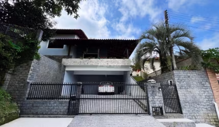 Casa com 3 quartos à venda na Escola Agrícola, Blumenau , 220 m2 por R$ 1.100.000