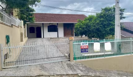 Casa com 3 quartos à venda em Água Verde, Blumenau , 180 m2 por R$ 650.000