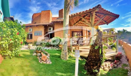 Casa com 4 quartos à venda no Itacolomi, Balneário Piçarras , 250 m2 por R$ 2.800.000