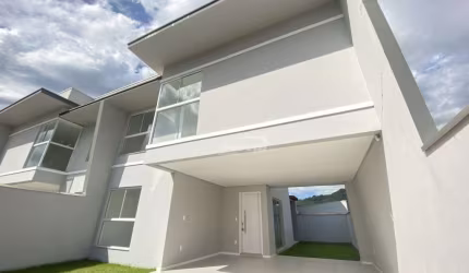 Casa com 3 quartos à venda na Bela Vista, Gaspar , 140 m2 por R$ 690.000