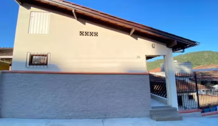 Casa com 2 quartos para alugar no Velha Central, Blumenau , 60 m2 por R$ 1.800