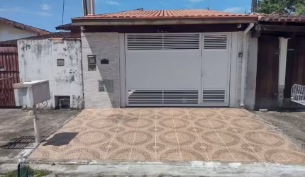 Casa à venda no bairro Jardim Jaqueira - Caraguatatuba/SP