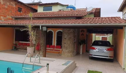 Casa à venda no bairro Praia das Palmeiras - Caraguatatuba/SP