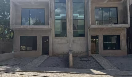 CONDOMÍNIO PARQUE FRONDOSO - Casas triplex em Cotia/SP na Granja Viana, no condomínio Parque Frondoso