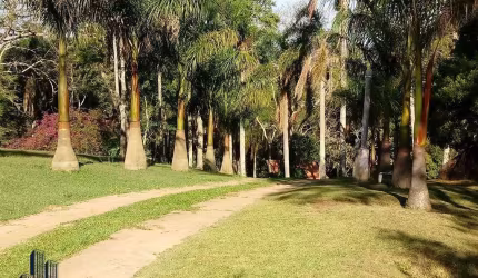 Chácara com piscina, salão para festas, quiosque, extenso gramado na Bunjiro Nakao