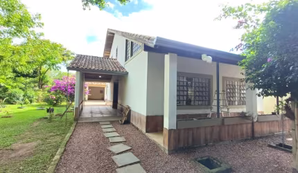 Casa com 3 quartos à venda na Quinze de Novembro, 214, Flórida, Guaíba por R$ 890.000
